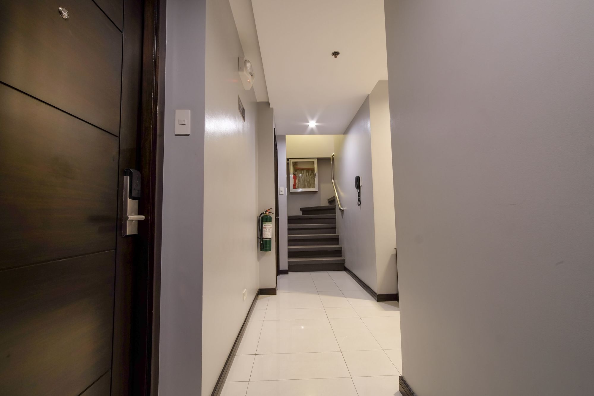 Zen Rooms Durban Poblacion Makati Makati City Esterno foto