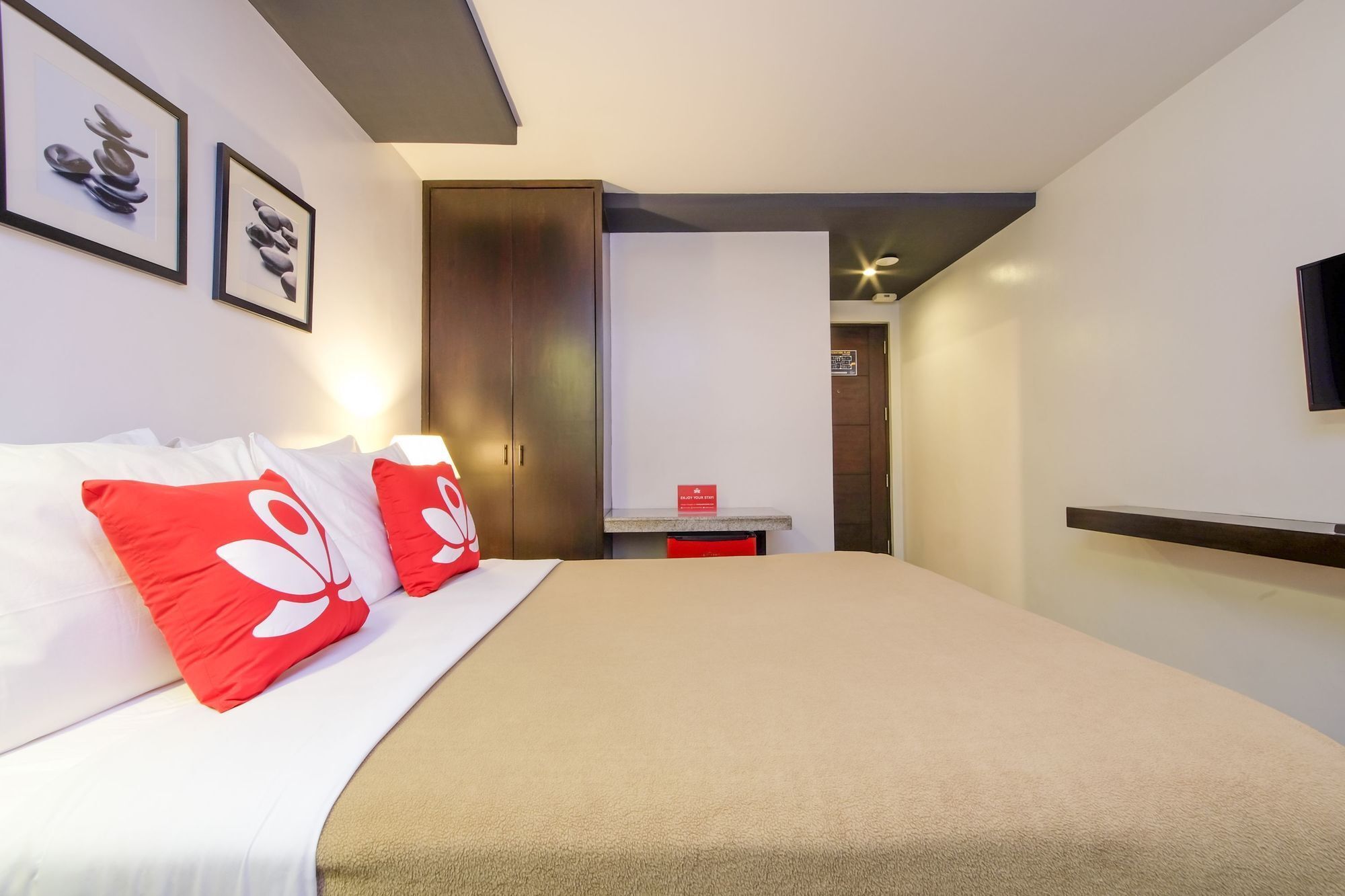 Zen Rooms Durban Poblacion Makati Makati City Esterno foto