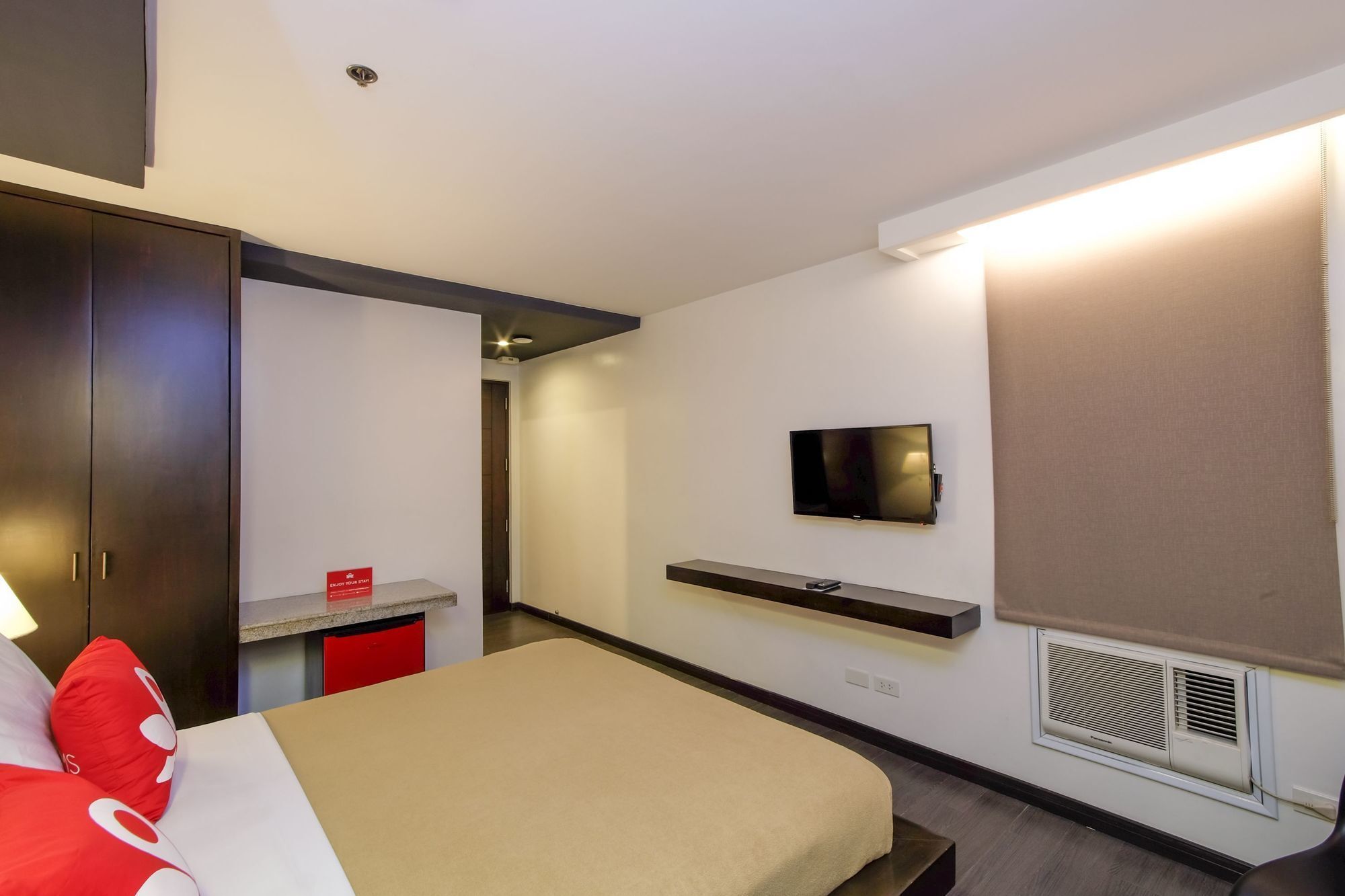 Zen Rooms Durban Poblacion Makati Makati City Esterno foto
